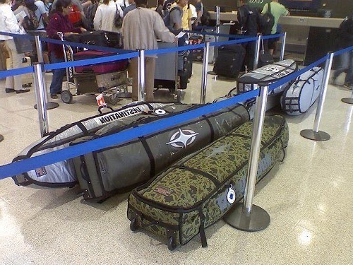 Guia para transporte de pranchas de surf de avião