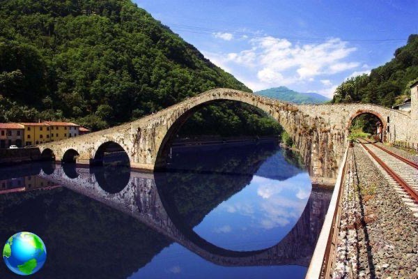 From the Devil's Bridge to the Grotta del Vento: an itinerary to discover the Garfagnana