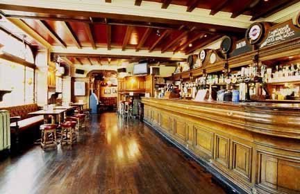 Los whiskies y pubs más antiguos de Escocia