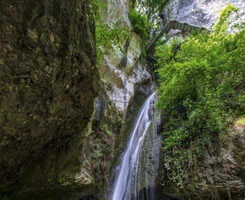 Molina Waterfalls Park: timetables, prices and routes