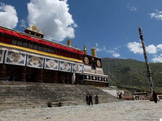 Journey to Tibet: from Lhasa to Everest base camp