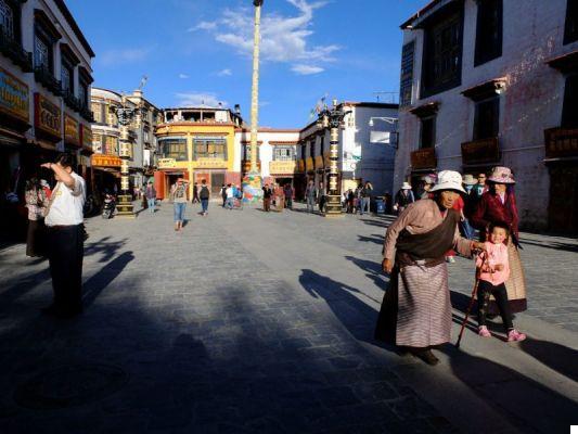 Journey to Tibet: from Lhasa to Everest base camp