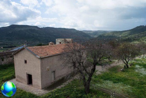 Bosa, a village to discover