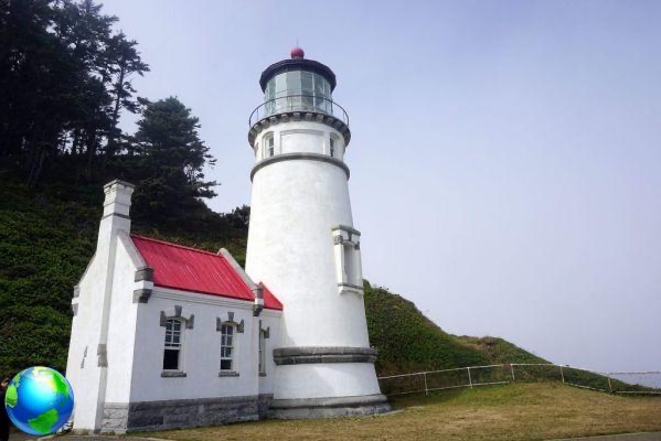 Heceta Lighthouse, Oregon Coast: sleep at the foot of a lighthouse