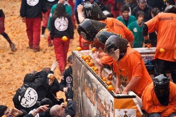 Carnaval de Ivrea, a batalha das laranjas