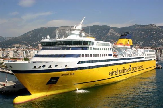 Corse: comment s'y rendre en bateau ou en avion low cost