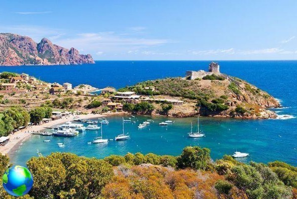Corse: comment s'y rendre en bateau ou en avion low cost