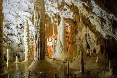 Visita a las cuevas de Frasassi
