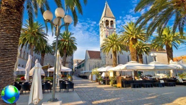 Trogir in Dalmatia, how to reach it and what to see