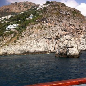 Costa Amalfitana: en Praiano, el belén en la Grotta del diavolo