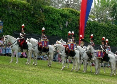 La carga de los carabinieri a caballo cerca de Verona, recreación histórica
