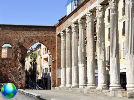 As colunas de San Lorenzo em Milão: 16 colunas romanas