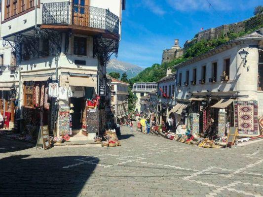 Gjirokaster (Gjirokastër) in Albania - What to see in the most fascinating city of Albania