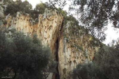 Gruta de San Teodoro, Acquedolci en Sicilia