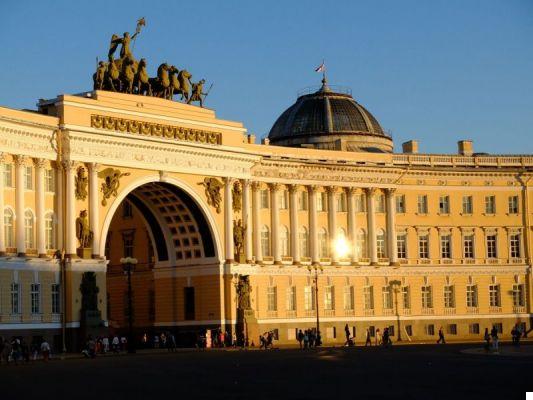 What to see in St. Petersburg, the ancient city of the tsars