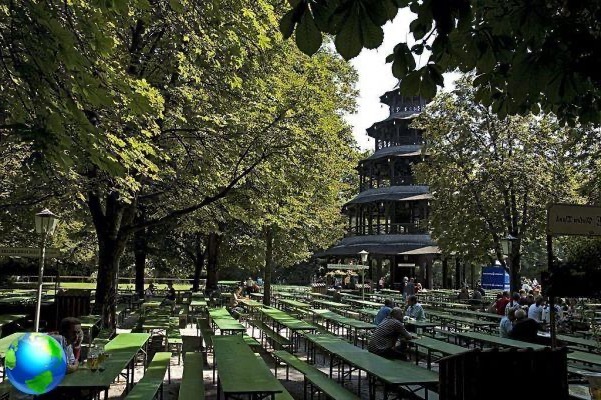 En Múnich, tómate una cerveza en el parque: Englischer Garten