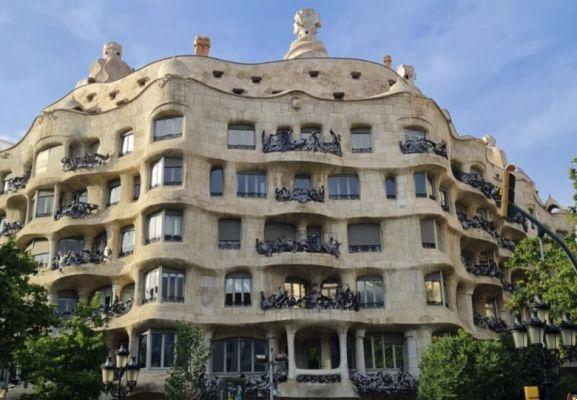 7 works by Gaudi to visit in Barcelona at Easter