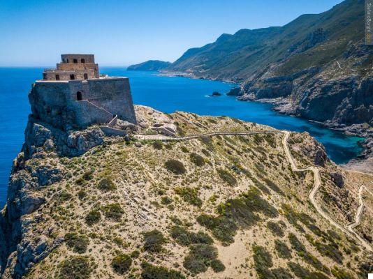 Marettimo (Egadi islands): how to reach it, what to see and where to sleep