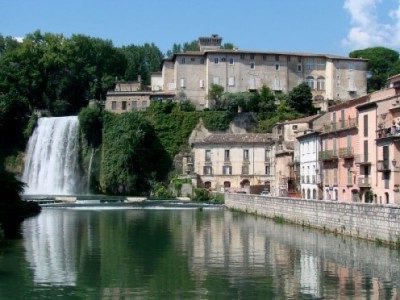 Isola del Liri, two waterfalls in the center