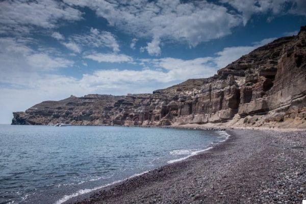 Santorin : que voir dans l'île la plus romantique des Cyclades