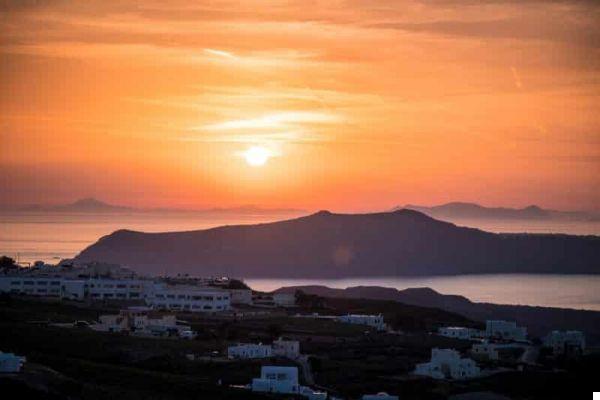 Santorini: what to see in the most romantic island of the Cyclades