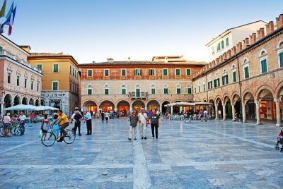 Ascoli Piceno: 5 etapas en la ciudad de las cien torres