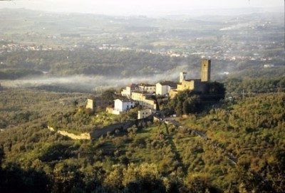 Aperitif on Montalbano: Tuscan countryside and good wine