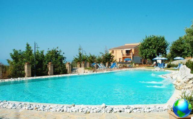 10 beautiful farmhouses with swimming pool in Campania