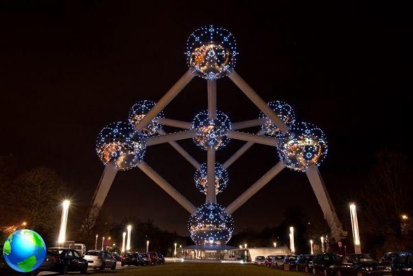 Atomium em Bruxelas, descubra o que é