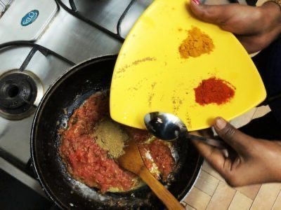 Hot Chimney: Cheap and tasty restaurant in Delhi