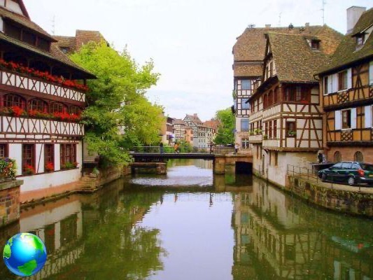 Estrasburgo, Petite France e o relógio astronômico