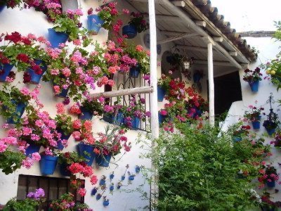 Fiestas de mayo en Córdoba: cruces, jardines en flor y la Feria