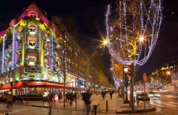 Christmas and New Year's Eve in Paris: 7 things to do to experience the magic of the 