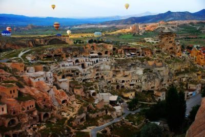 Cappadocia, Göreme: between hot air balloons and sultan's rooms