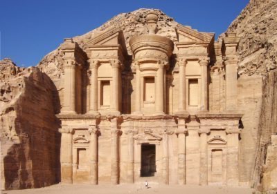 Where to sleep in Petra: economic tips