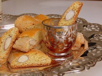 Cantucci and Bruttiboni with Vinsanto, the typical biscuits of Prato