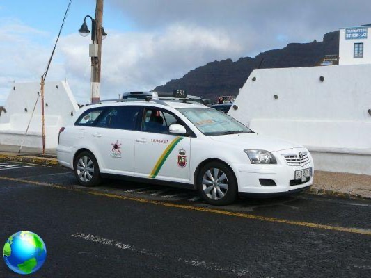 Getting around in Lanzarote: bus, car or bike