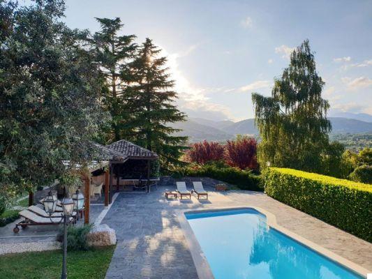 10 Farmhouses with swimming pool near Rome