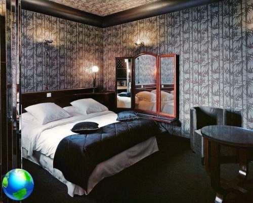 Sleeping in Brussels in a former brothel: Hotel Le Berger