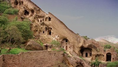 David Gareja, Georgia, un monasterio excavado en la roca