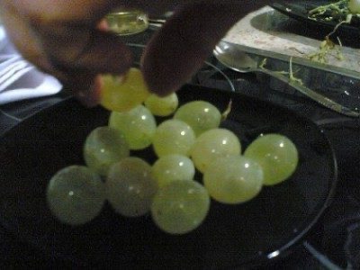 The tradition of grapes in Barcelona for New Year's Eve