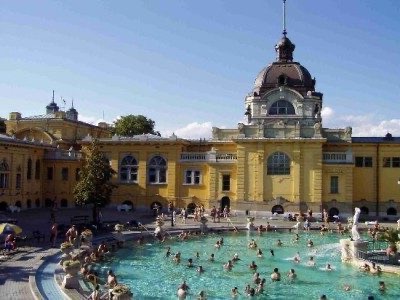 En Budapest los mejores baños termales