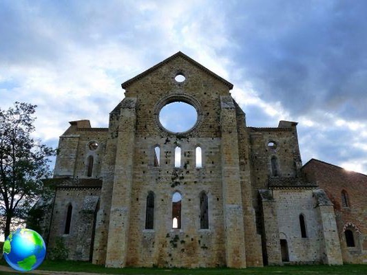 San Galgano: a abadia e a lenda da espada na pedra