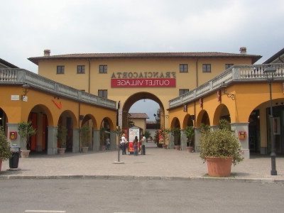 Franciacorta Outlet Village, moda conveniente em Brescia
