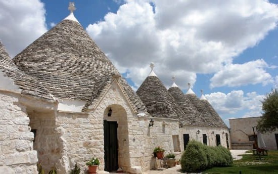Eat and sleep in a masseria in the Itria Valley