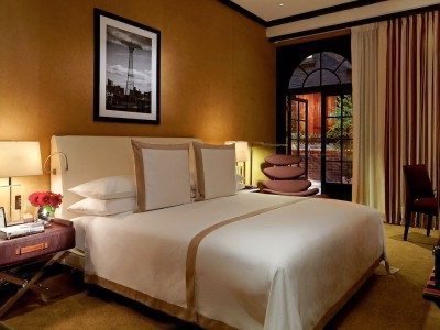 New York, sleep three nights and pay for two, luxury hotel