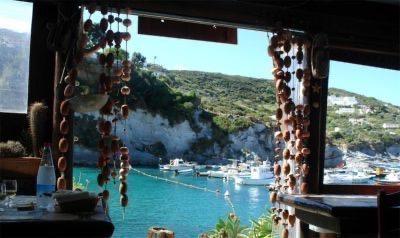 Ponza: getting around the island by boat
