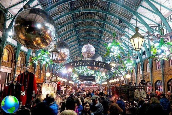 Christmas in London, stroll through the Christmas lights