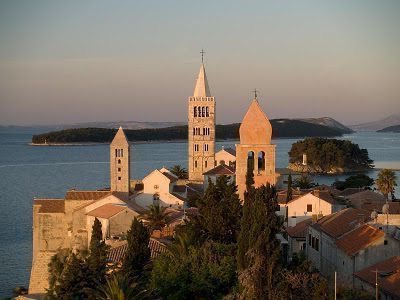 In Croatia in Rab: experience the island for a week for 300 €