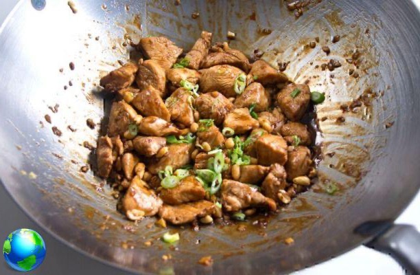 Thai chicken with cashews and vegetables: original recipe